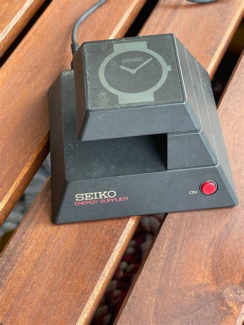 kinetic watch charger seiko.